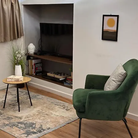 Center Blloku Modern Loft 02 アパート *
