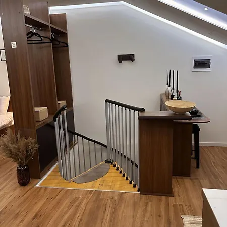 Center Blloku Modern Loft 02 * ティラナ
